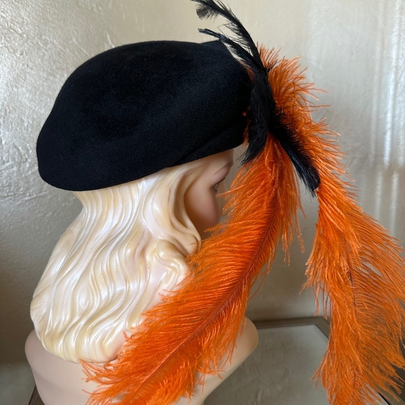 AMAZING 1940s\' BLACK FELT BERET WITH BLACK & ORANGE LONG OSTRICH FEATHERS main image 9